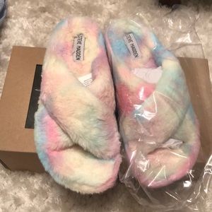 Steve Madden Pastel Rainbow Faux Fur Slippers – New